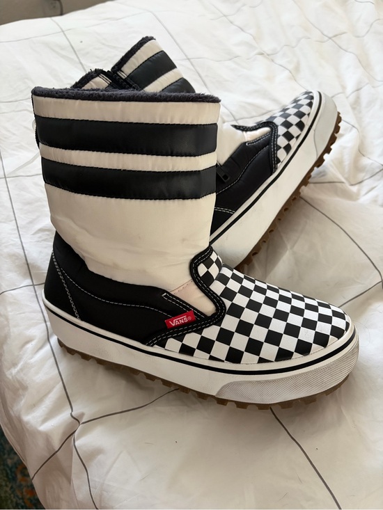 Vans Shoes - Vans Vansguard Slip-On Snow Boot with Classic Checkered Pattern M6/W7.5